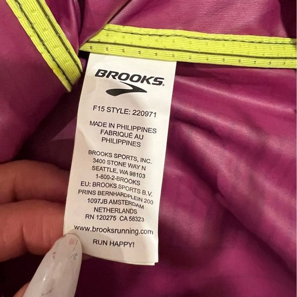 🔥Brooks Run Happy 1 Jacket🔥 - Picture 7 of 9